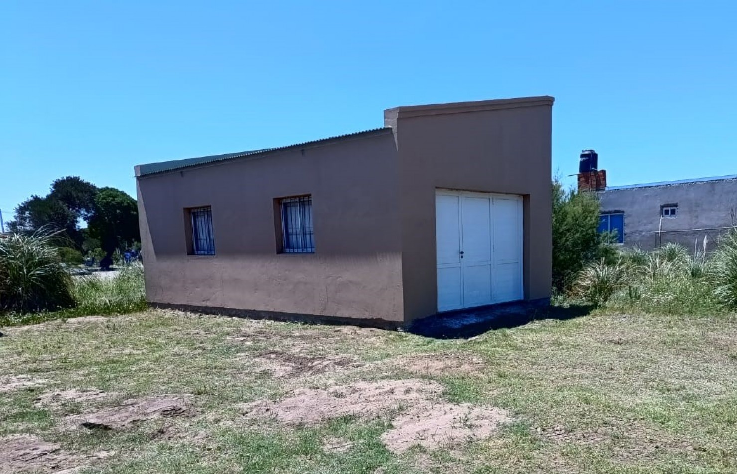  En Venta - Casa Impecable en Esquina, a Pasos del Mar