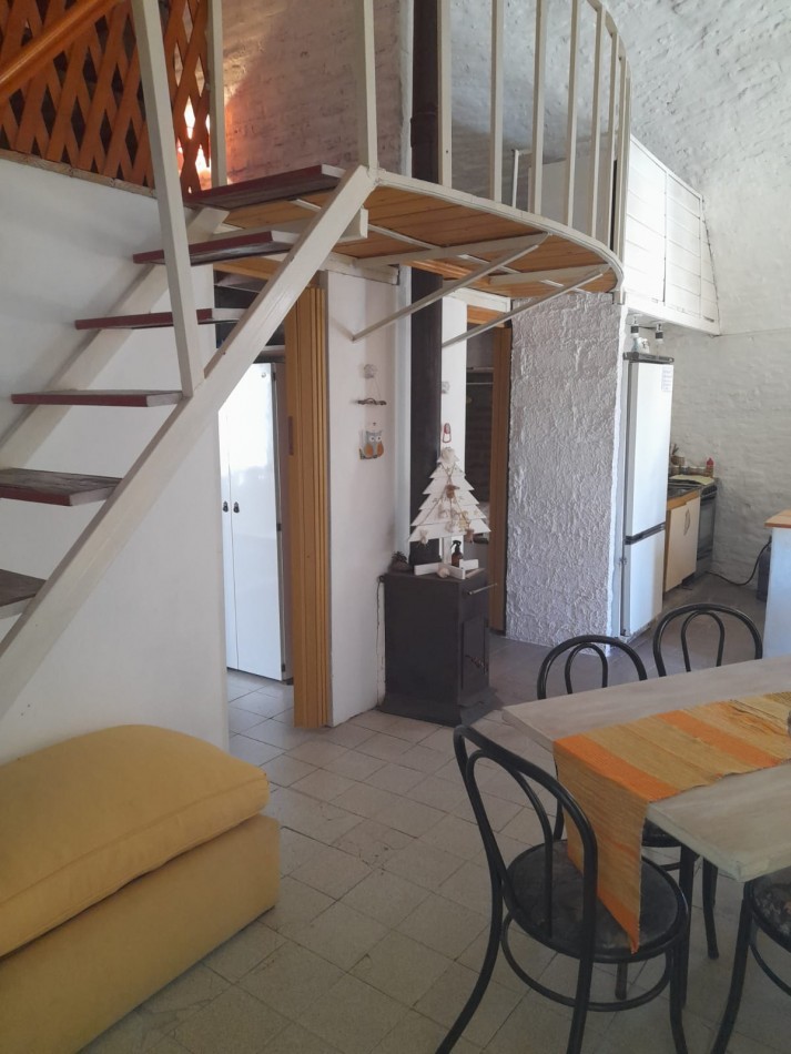 Casa estilo iglu sobre calle San Juan