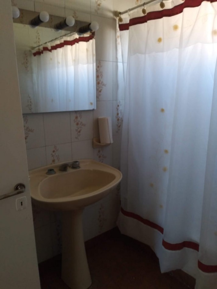 IMPECABLE DEPARTAMENTO EN ESQUINA