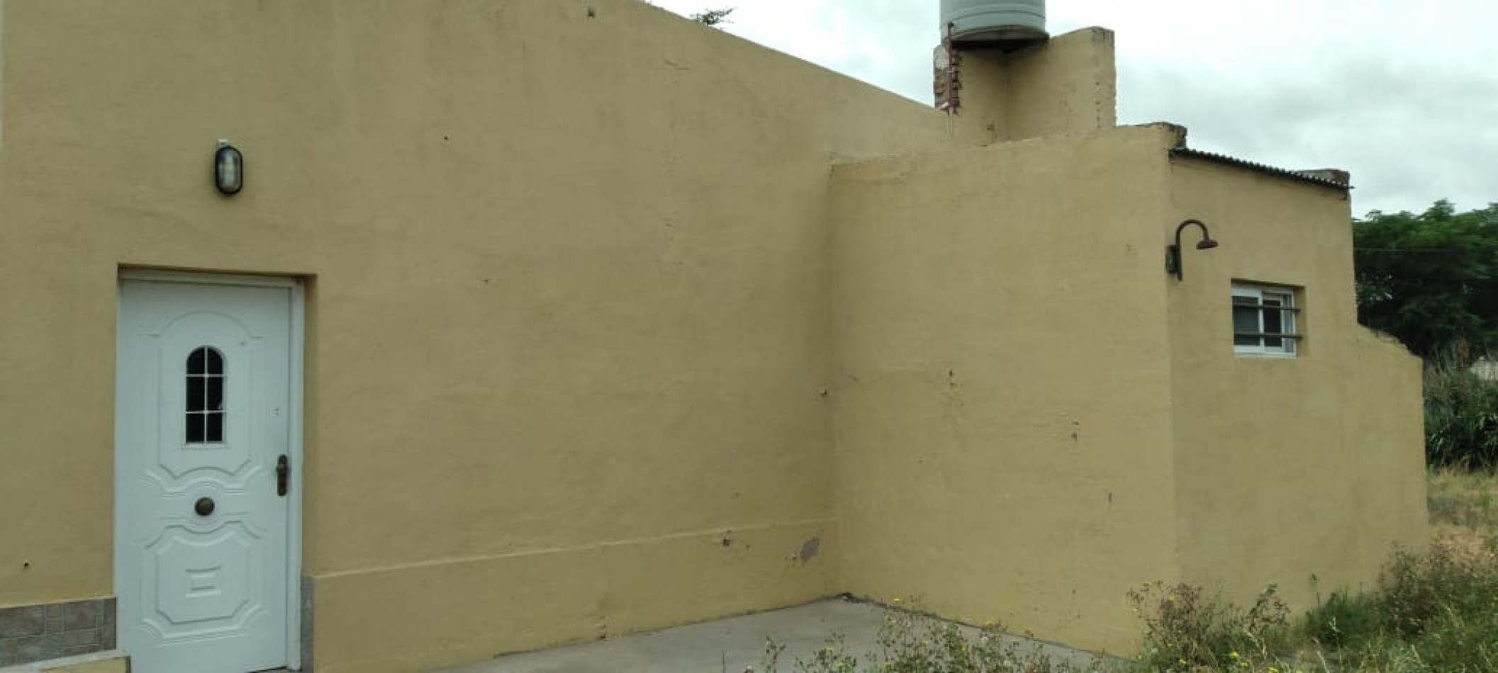 IMPECABLE DEPARTAMENTO EN ESQUINA