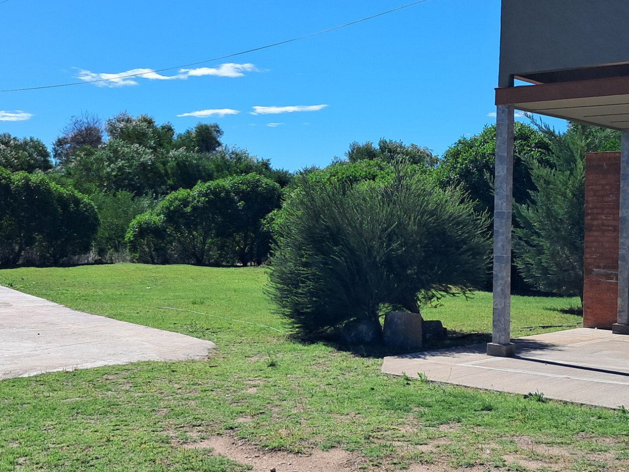 COMPLEJO EN VENTA - IMPECABLE Y DE DISEÑO MODERNO