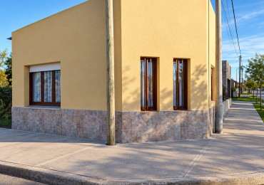 IMPECABLE DEPARTAMENTO EN ESQUINA