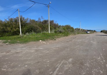 ESPECTACULAR ESQUINA SOBRE AV. 18 - A 3 CUADRAS DEL MAR
